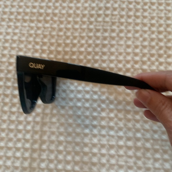 Quay Black Sunglasses - Picture 2 of 3